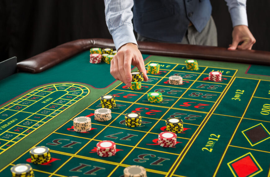 What Is Online Gambling and How Does It Differ from Traditional Gambling?